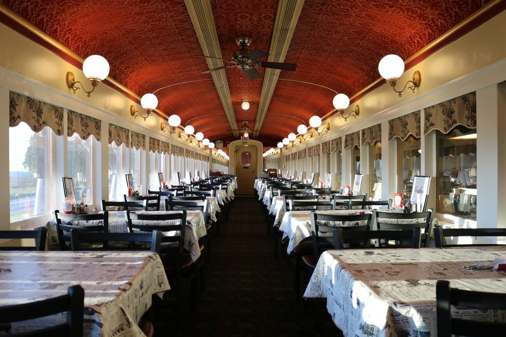 Motel Red Caboose & Restaurant 2*
