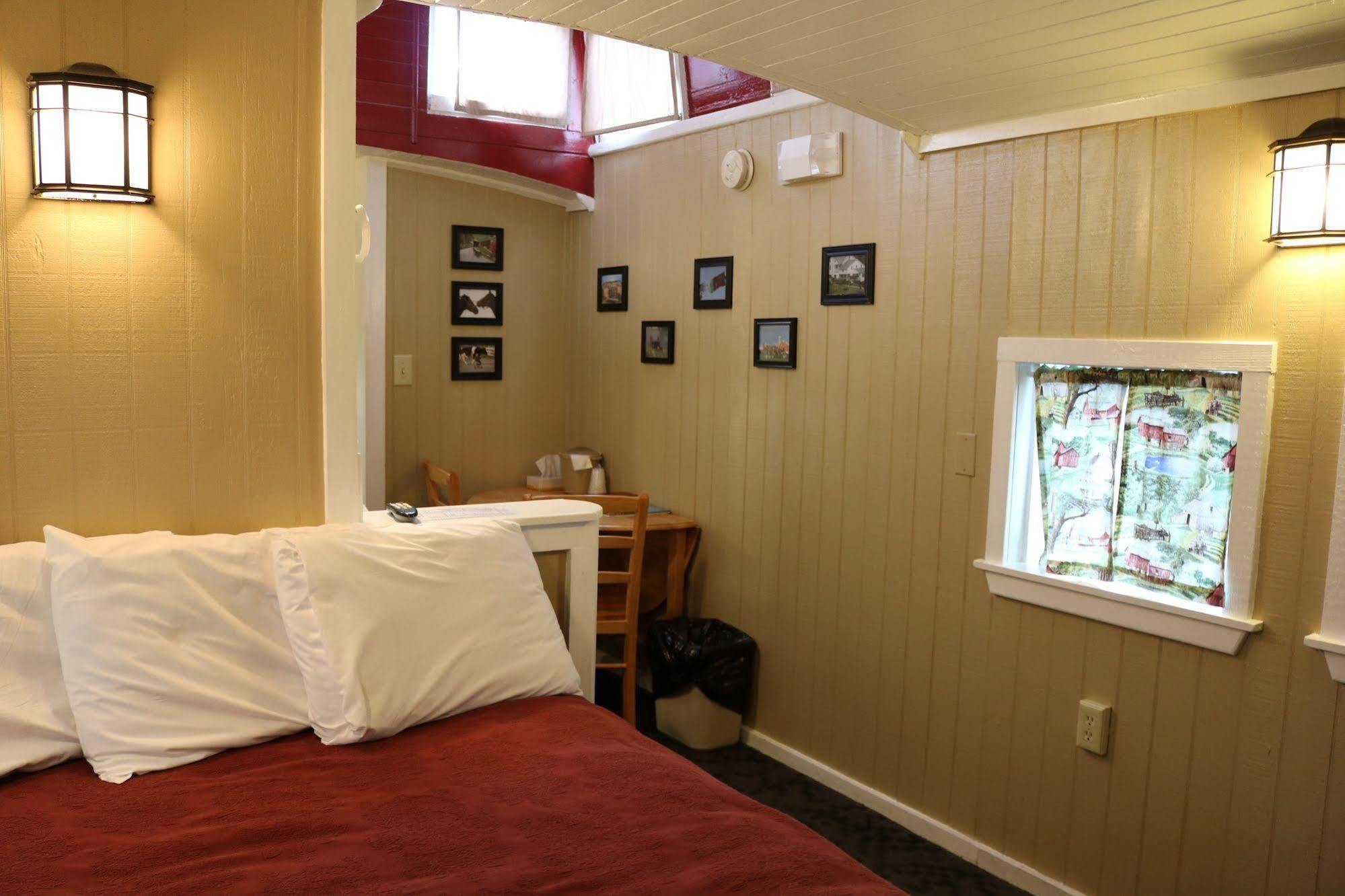 Red Caboose & Restaurant Motel Ronks