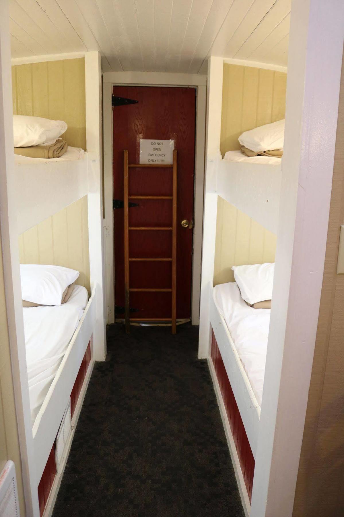 Motel Red Caboose & Restaurant 2*